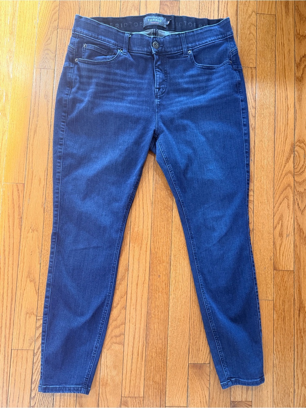 Torrid Bombshell Skinny Jeans – Dark Wash – Size 18R